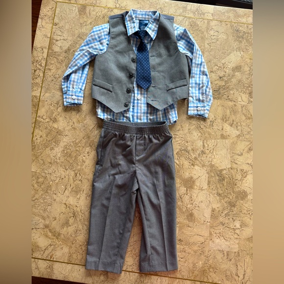 Nautica 4 piece suit boy - Picture 1 of 4